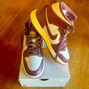 Air Jordan 1 Mid in Mauve